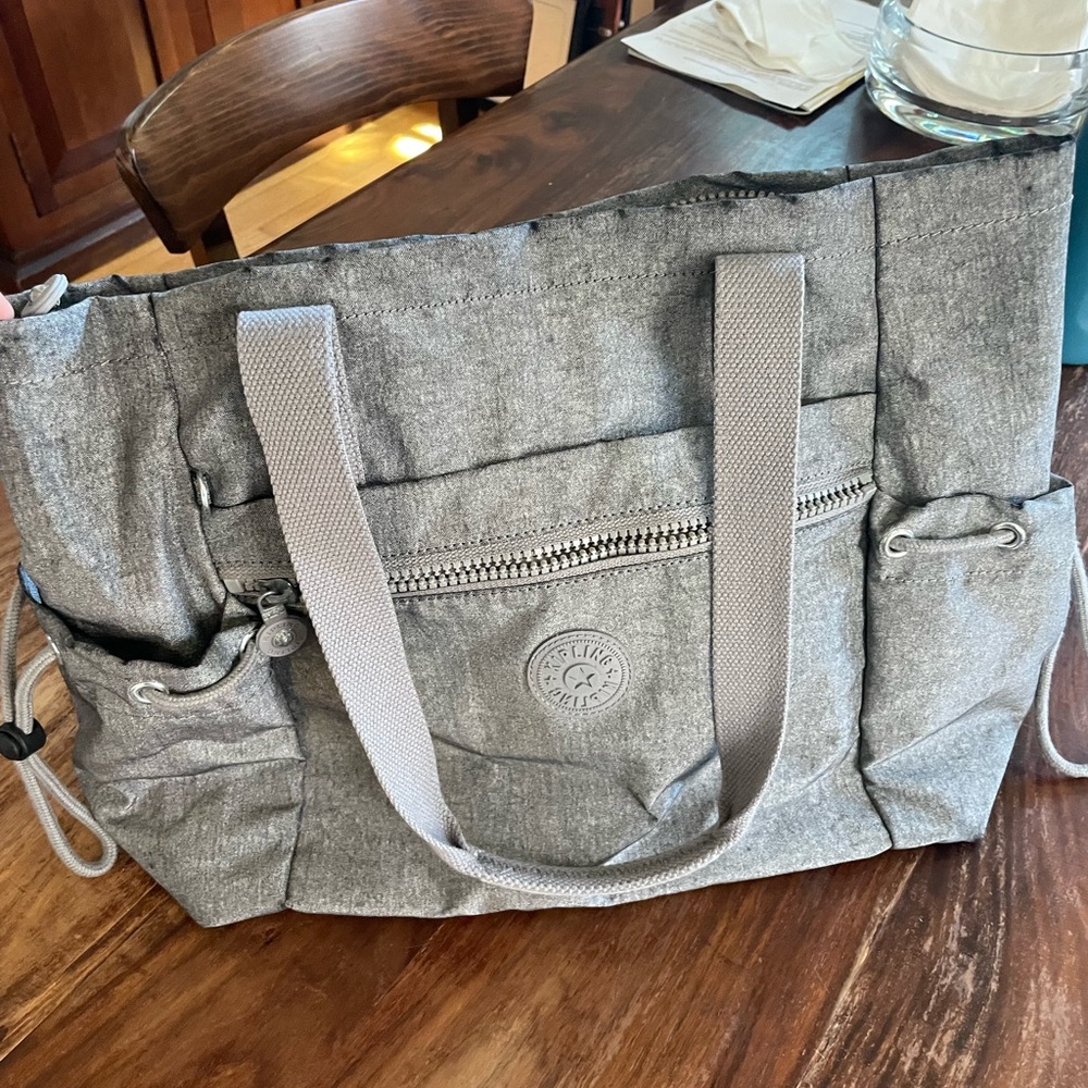 Kipling bag. Used, in good condition. Very light ware.